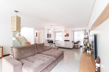 Sala de casa à venda com 4 quartos, 319m² em Jardim Virginia Bianca, São Paulo