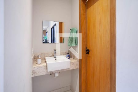 Banheiro social 1 de casa à venda com 4 quartos, 360m² em Xangrilá (justinópolis), Contagem