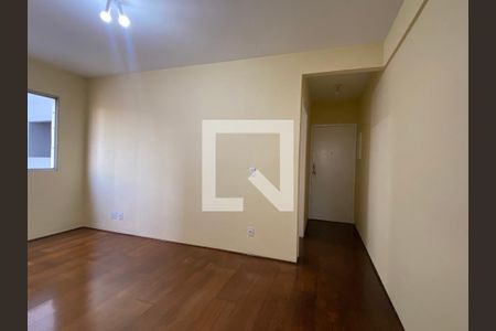 Sala de apartamento para alugar com 2 quartos, 70m² em Jaguaribe, Osasco