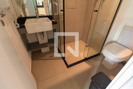 Banheiro de kitnet/studio para alugar com 0 quarto, 26m² em Paraíso, São Paulo