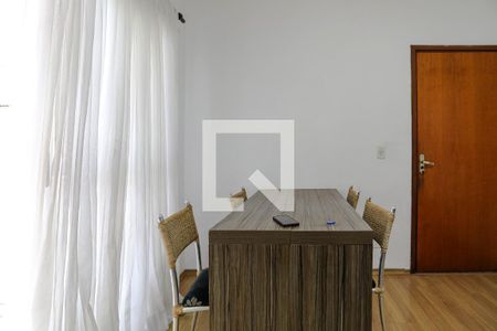 Sala de apartamento para alugar com 2 quartos, 50m² em Jardim Marica, Mogi das Cruzes