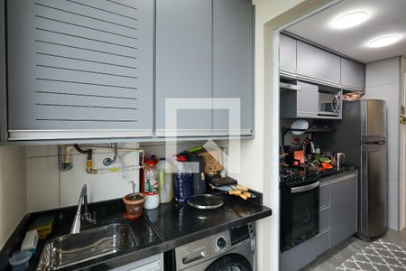 Varanda e área de serviço  de apartamento para alugar com 2 quartos, 40m² em Usina Piratininga, São Paulo