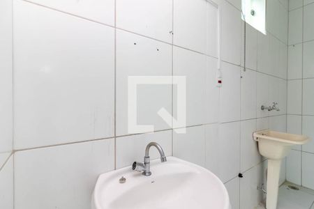 Banheiro de casa para alugar com 1 quarto, 100m² em Parque Peruche, São Paulo
