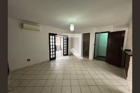 Sala de casa para alugar com 2 quartos, 65m² em Jardim Ponte Rasa, São Paulo