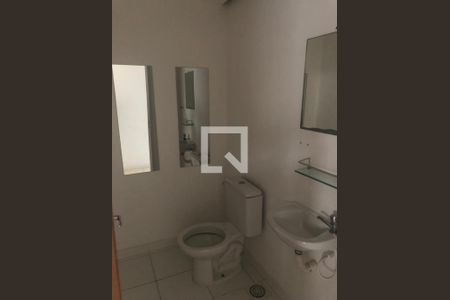 Banheiro de casa de condomínio à venda com 3 quartos, 84m² em Vargem Pequena, Rio de Janeiro