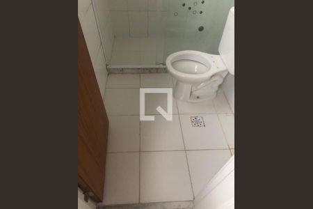 Banheiro de casa de condomínio à venda com 3 quartos, 84m² em Vargem Pequena, Rio de Janeiro