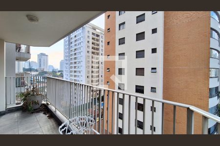 Varanda  de apartamento à venda com 3 quartos, 180m² em Pompeia, São Paulo