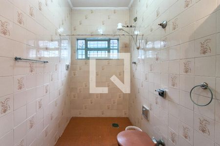 Banheiro da Suíte 1 de casa para alugar com 4 quartos, 240m² em Solemar, Praia Grande