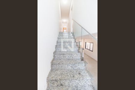 Escada de casa de condomínio à venda com 3 quartos, 169m² em Alphaville, Santana de Parnaíba