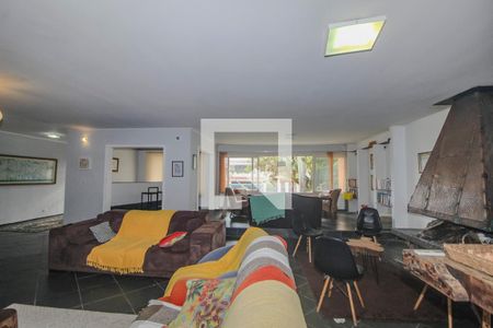 Sala de casa à venda com 3 quartos, 350m² em Vila Assunção, Porto Alegre