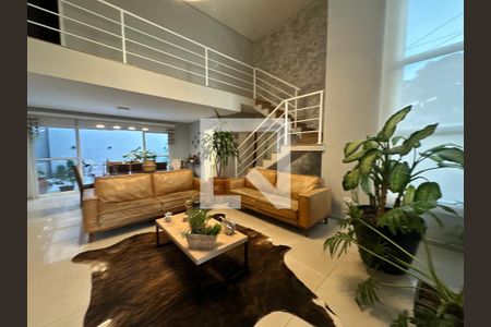 Sala de casa de condomínio para alugar com 4 quartos, 330m² em Suru, Barueri
