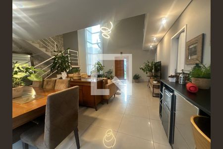 Sala de casa de condomínio para alugar com 4 quartos, 330m² em Suru, Barueri