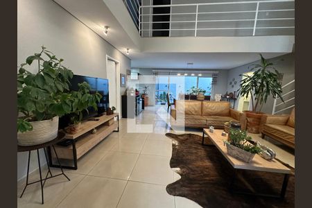 Sala de casa de condomínio para alugar com 4 quartos, 330m² em Suru, Barueri