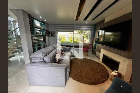 Sala 1 de casa para alugar com 3 quartos, 200m² em Parque da Matriz, Cachoeirinha