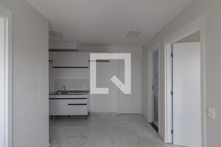 Sala/Cozinha/Área de Serviço  de apartamento para alugar com 2 quartos, 34m² em Vila Silvia, São Paulo