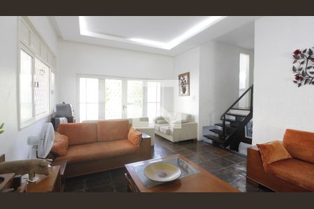 Casa para alugar com 3 quartos, 230m² em Palmeiras, Cabo Frio