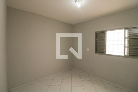 Quarto de casa à venda com 2 quartos, 125m² em Jardim Santa Teresinha, São Paulo