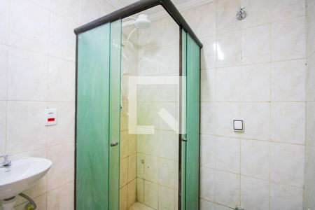 Banheiro de kitnet/studio para alugar com 1 quarto, 14m² em Campestre, Santo André