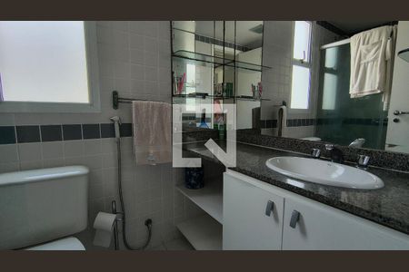 Banheiro da Suíte 1 de casa de condomínio à venda com 4 quartos, 400m² em Recreio dos Bandeirantes, Rio de Janeiro