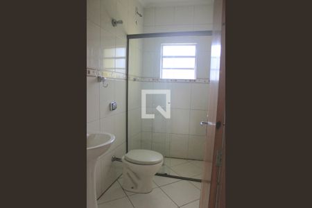 Banheiro social de casa para alugar com 2 quartos, 80m² em Picanço, Guarulhos