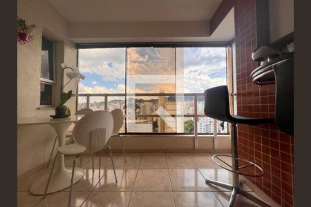 Cozinha de apartamento para alugar com 1 quarto, 89m² em São Pedro, Belo Horizonte