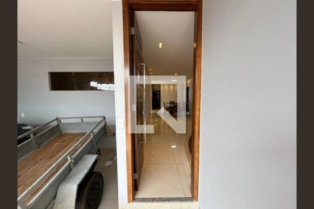 Sala de casa para alugar com 4 quartos, 294m² em Brasil, Uberlândia