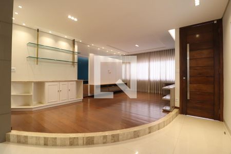 Sala de casa para alugar com 4 quartos, 294m² em Brasil, Uberlândia