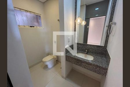 Banheiro de casa para alugar com 4 quartos, 294m² em Brasil, Uberlândia