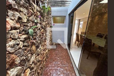 Sala de casa para alugar com 4 quartos, 294m² em Brasil, Uberlândia
