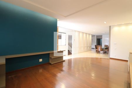 Sala de casa para alugar com 4 quartos, 294m² em Brasil, Uberlândia