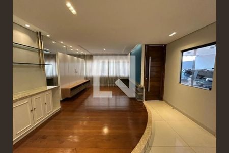 Sala de casa para alugar com 4 quartos, 294m² em Brasil, Uberlândia