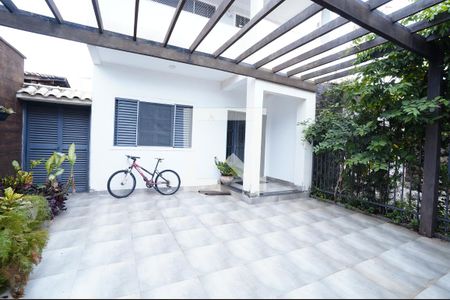 Casa à venda com 5 quartos, 420m² em Setor Jao, Goiânia