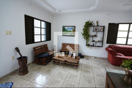 Casa à venda com 5 quartos, 420m² em Setor Jao, Goiânia