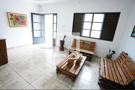 Casa à venda com 5 quartos, 420m² em Setor Jao, Goiânia
