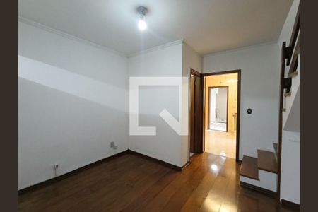 Casa à venda com 2 quartos, 106m² em Vila Polopoli, São Paulo