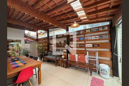Casa à venda com 3 quartos, 190m² em Jardim Rosa Maria, São Paulo