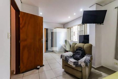 Casa à venda com 4 quartos, 195m² em Cidade Dos Bandeirantes, São Paulo