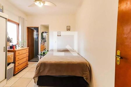 Casa à venda com 4 quartos, 195m² em Cidade Dos Bandeirantes, São Paulo
