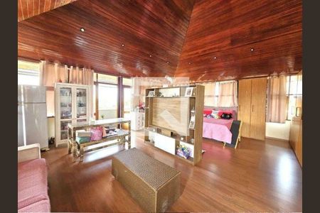 Casa à venda com 4 quartos, 350m² em Cidade São Francisco, São Paulo