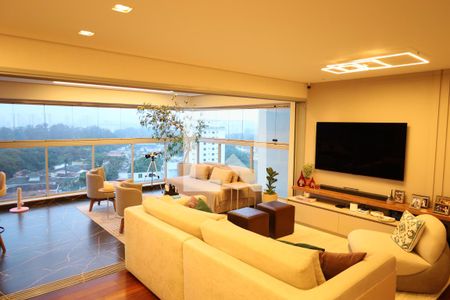 Apartamento à venda com 3 quartos, 155m² em Vila Sofia, São Paulo