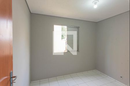 Quarto 2 de apartamento para alugar com 2 quartos, 45m² em Vila Abaeté, Campinas