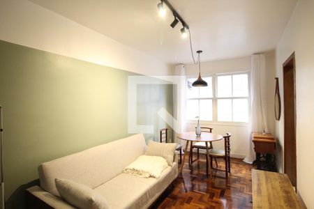 Sala de apartamento para alugar com 1 quarto, 37m² em Petrópolis, Porto Alegre