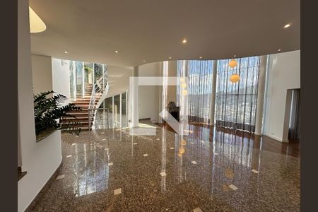 Sala de casa de condomínio à venda com 4 quartos, 600m² em Alphaville, Santana de Parnaíba