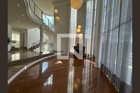 Sala de casa de condomínio à venda com 4 quartos, 600m² em Alphaville, Santana de Parnaíba