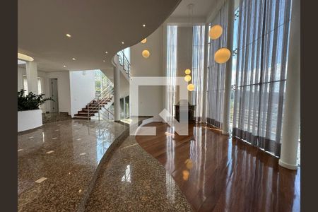 Sala de casa de condomínio à venda com 4 quartos, 600m² em Alphaville, Santana de Parnaíba