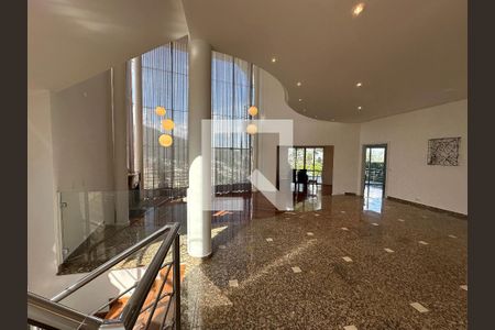 Sala de casa de condomínio à venda com 4 quartos, 600m² em Alphaville, Santana de Parnaíba