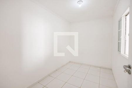 Quarto de casa para alugar com 2 quartos, 85m² em Jardim Maria Augusta, Taubaté
