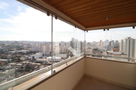 Sacada de apartamento para alugar com 3 quartos, 131m² em Martins, Uberlândia