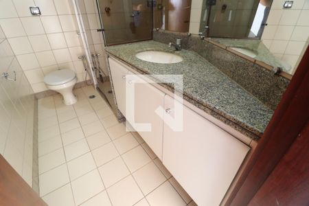 Banheiro Social 1 de apartamento para alugar com 3 quartos, 131m² em Martins, Uberlândia