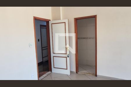 Sala de apartamento para alugar com 4 quartos, 160m² em Penha, Rio de Janeiro